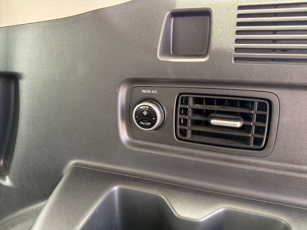 Used 2025 Hyundai Santa Fe SEL FWD image 34