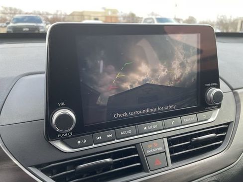 Used 2024 Nissan Altima 2.5 SV image 20