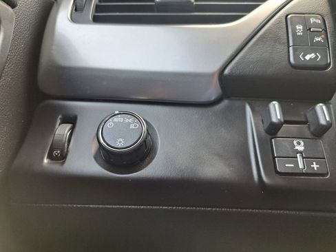 Used 2016 Chevrolet Tahoe LT image 16