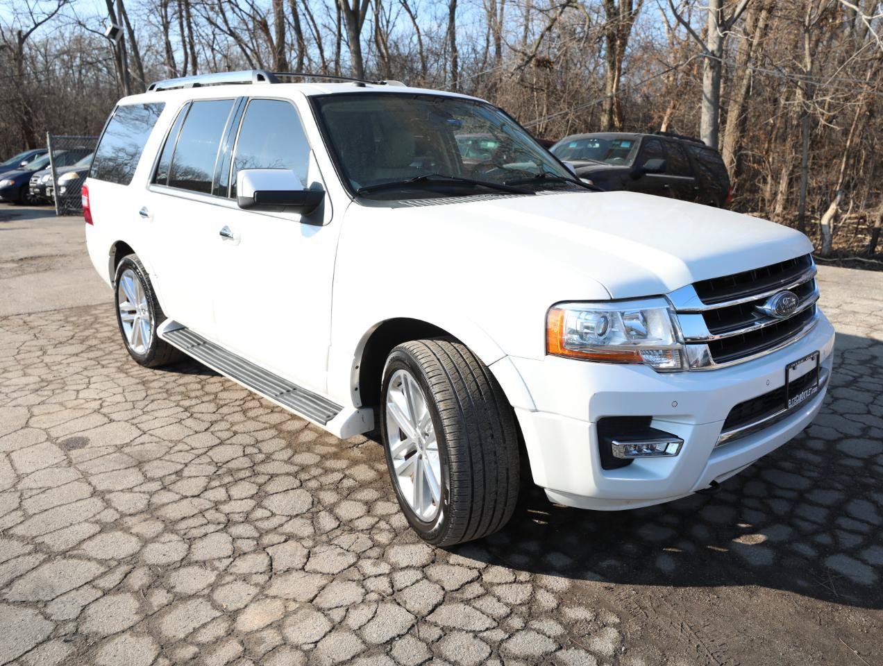 Used 2016 Ford Expedition Limited AWD/4WD image 4