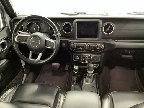 Used 2022 Jeep Wrangler Unlimited Sahara w/ Cold Weather Group image 31