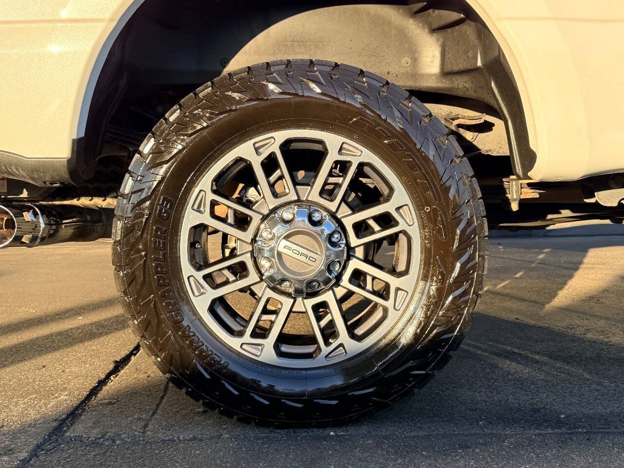 Used 2024 Ford F350 Limited w/ FX4 Off-Road Package AWD/4WD image 13