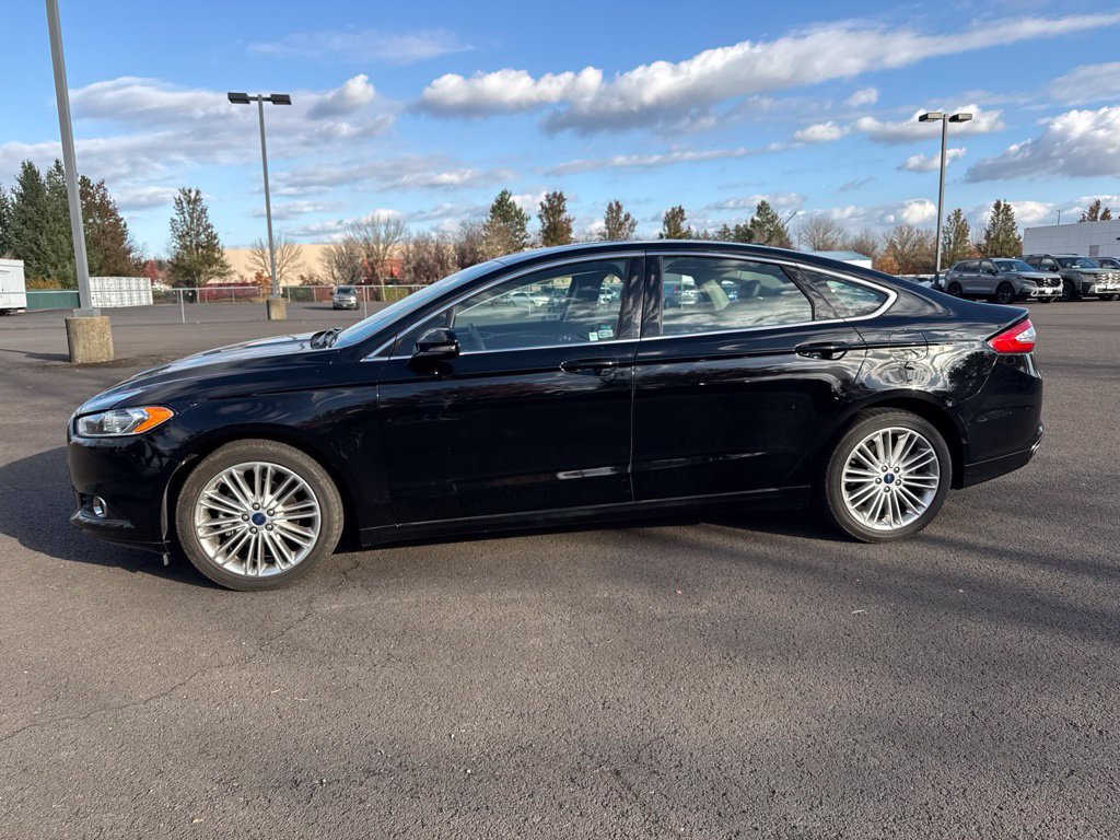 Used 2016 Ford Fusion SE w/ Equipment Group 202A FWD image 4
