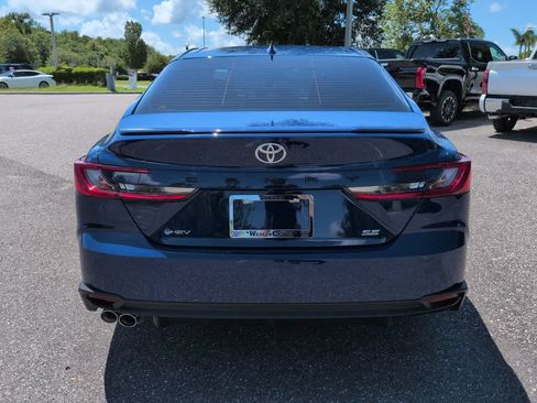 Used 2026 Toyota Camry SE FWD image 5