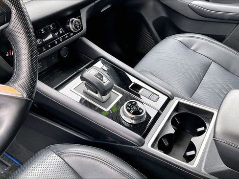 Used 2024 Mitsubishi Outlander SEL Black Edition image 17