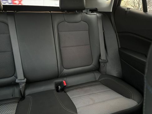 Used 2025 Chevrolet Trax LT image 35