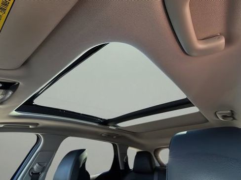 Used 2024 Kia Sportage SX image 19