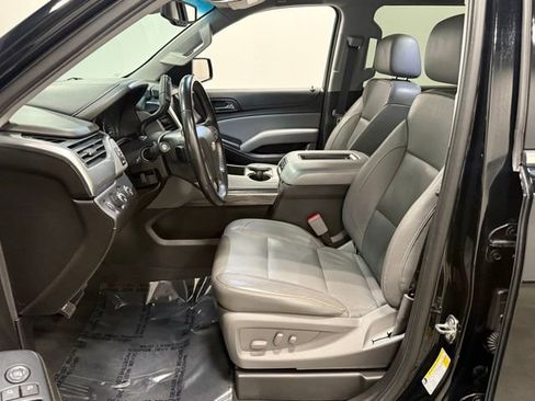 Used 2019 Chevrolet Suburban LT image 14