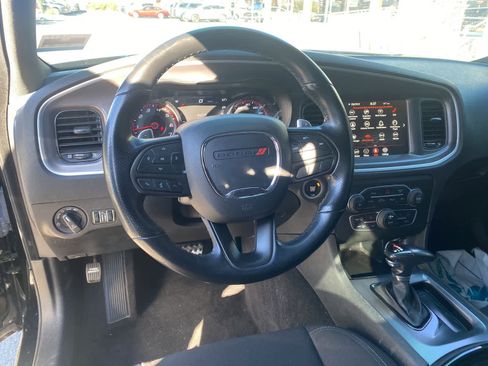 Used 2022 Dodge Charger R/T w/ Harman/Kardon Audio Group image 10