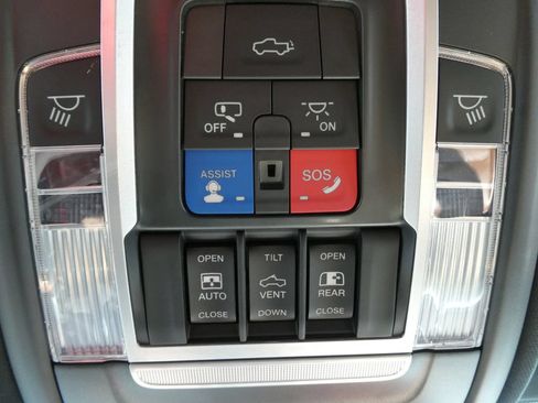 Used 2022 RAM 2500 Limited AWD/4WD image 29