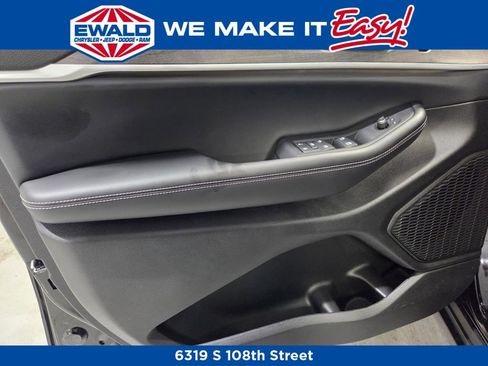 New 2025 Jeep Grand Cherokee L Limited w/ Luxury Tech Group II image 14