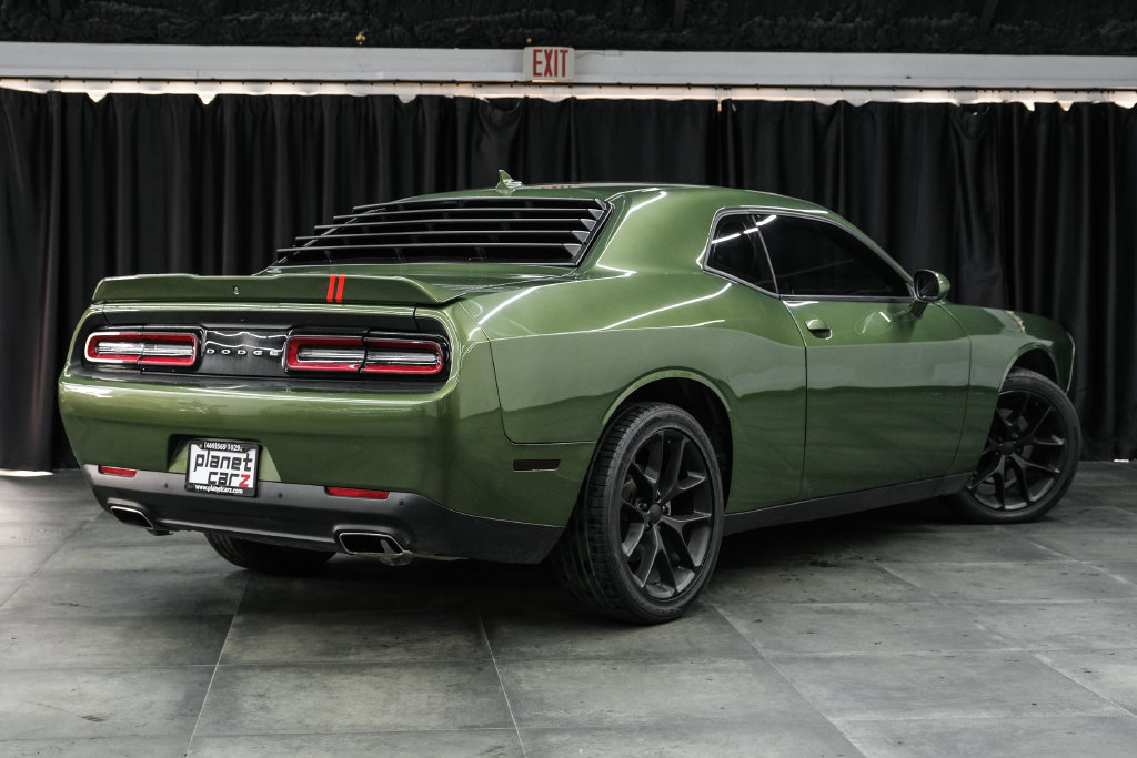 Used 2022 Dodge Challenger SXT w/ Plus Package RWD image 9