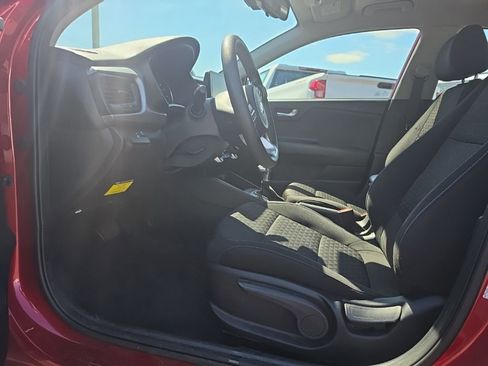 Used 2021 Kia Rio S w/ Technology Package FWD image 3