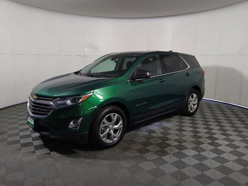 Used 2018 Chevrolet Equinox LT FWD image 2