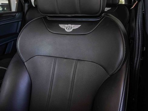 Used 2019 Bentley Bentayga AWD/4WD image 25