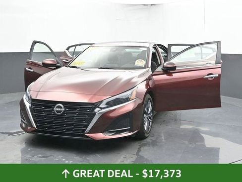 Used 2023 Nissan Altima 2.5 SV FWD image 52