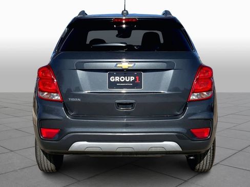 Used 2017 Chevrolet Trax LT w/ LT Convenience Package image 5