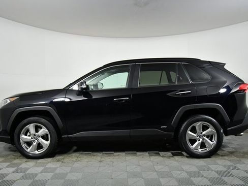 Used 2019 Toyota RAV4 Limited image 16