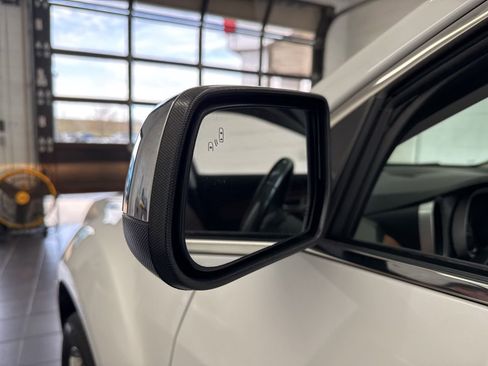 Used 2016 Chevrolet Equinox LTZ w/ Enhanced Convenience Package image 13