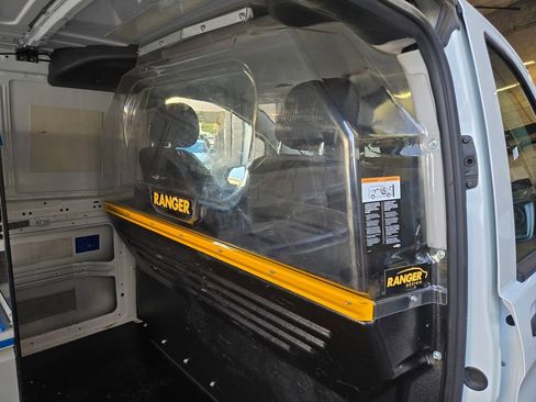 Used 2017 Mercedes-Benz Metris image 21