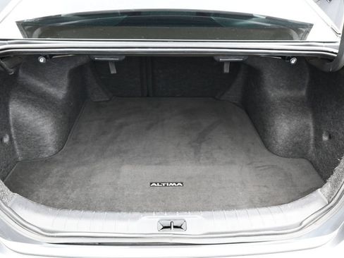 Used 2024 Nissan Altima 2.5 SR FWD image 33