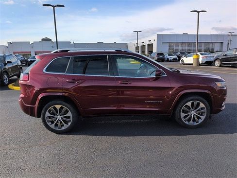 Used 2019 Jeep Cherokee Overland w/ Technology Group image 8