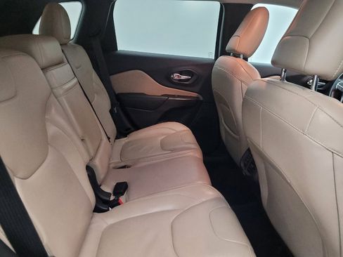 Used 2016 Jeep Cherokee Limited image 19