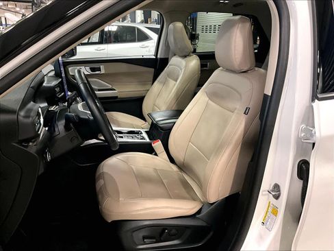 Used 2023 Ford Explorer Limited w/ Limited Technology Package image 10