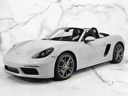 Used 2025 Porsche 718 Boxster RWD image 14