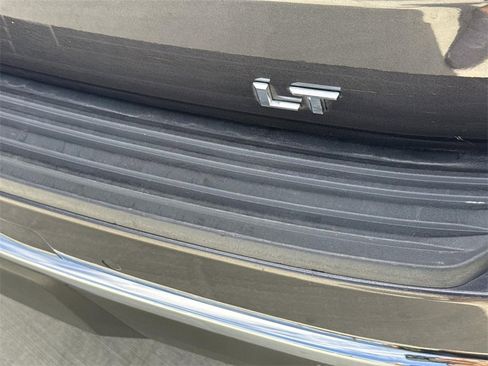 Used 2023 Chevrolet Suburban LT image 30