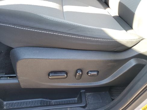 Used 2017 Ford Escape SE w/ Equipment Group 201A image 25