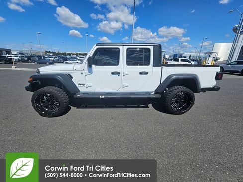 Used 2020 Jeep Gladiator Sport w/ Technology Group image 7