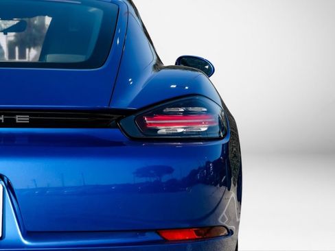 Used 2017 Porsche 718 Cayman RWD image 35