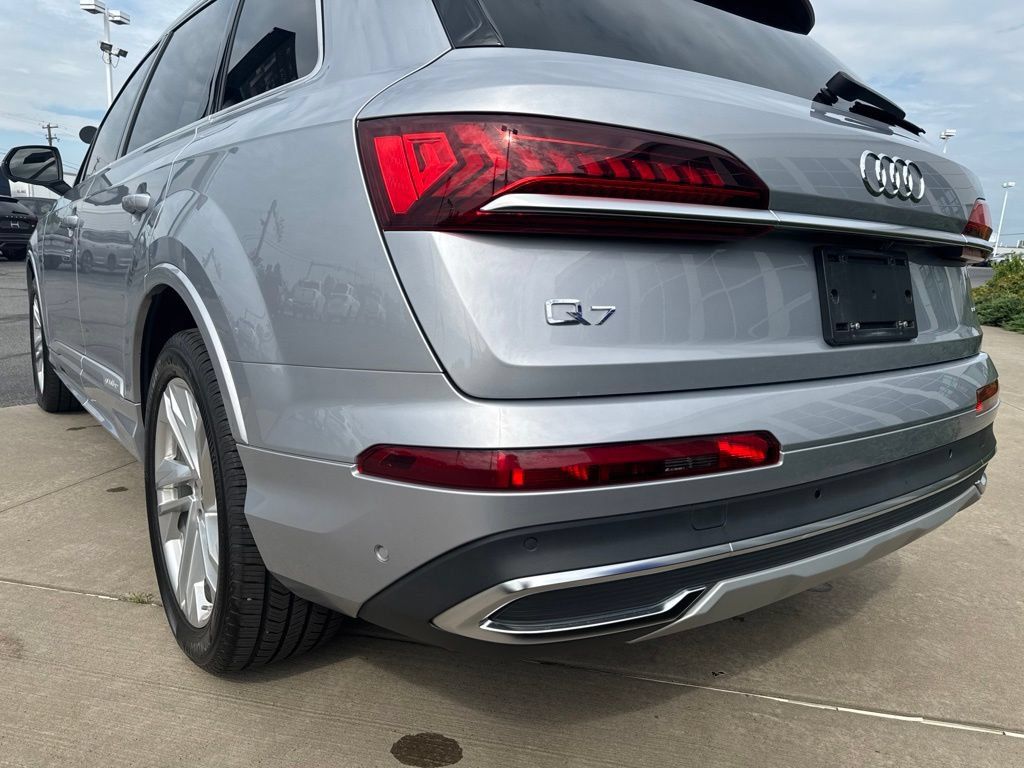Used 2022 Audi Q7 3.0T Premium Plus AWD/4WD image 15
