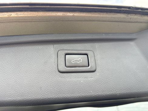 Used 2017 Subaru Outback 2.5i Limited AWD/4WD image 25