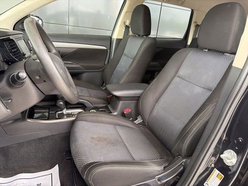 Used 2018 Mitsubishi Outlander ES AWD/4WD image 23
