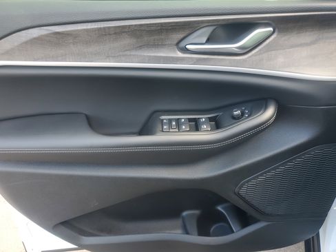 New 2026 Jeep Grand Cherokee L 2WD image 12