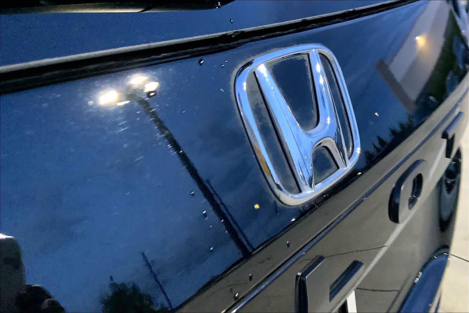 Used 2025 Honda Pilot Touring image 31