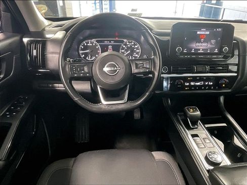 Used 2023 Nissan Pathfinder SV AWD/4WD image 18