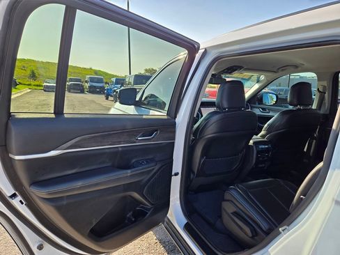 Used 2023 Jeep Grand Cherokee L Limited w/ Trailer Tow Group (B) AWD/4WD image 28