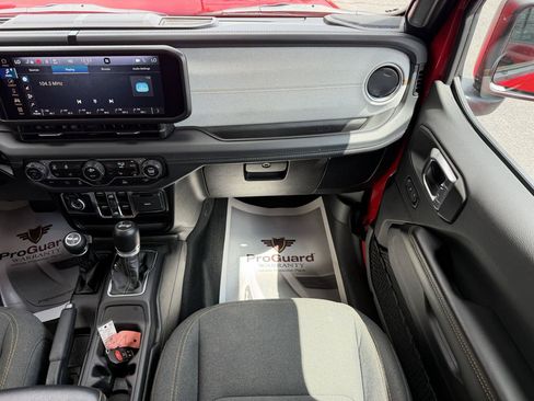 Used 2024 Jeep Wrangler Unlimited Sahara AWD/4WD image 23