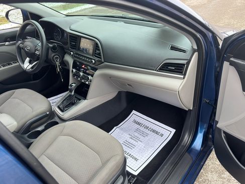 Used 2020 Hyundai Elantra SEL image 30