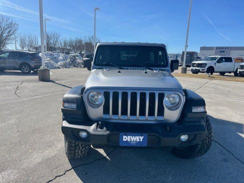 Used 2018 Jeep Wrangler Unlimited Sport S image 2