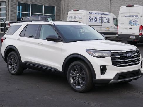 New 2026 Ford Explorer Active w/ Active Comfort Package image 8