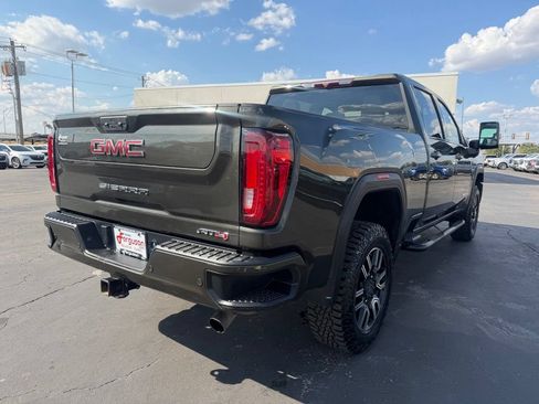 Used 2022 GMC Sierra 2500 AT4 w/ Driver Alert Package I AWD/4WD image 3