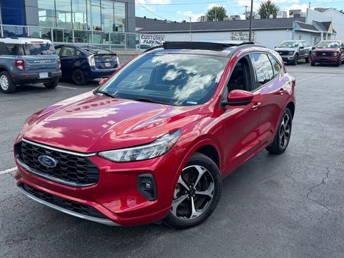 Used 2024 Ford Escape ST-Line Select w/ Tech Pack #2 AWD/4WD image 3