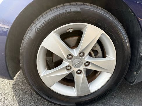 Used 2012 Hyundai Elantra GLS w/ Preferred Pkg 3 image 24