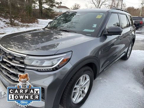 Used 2025 Ford Explorer Active image 2