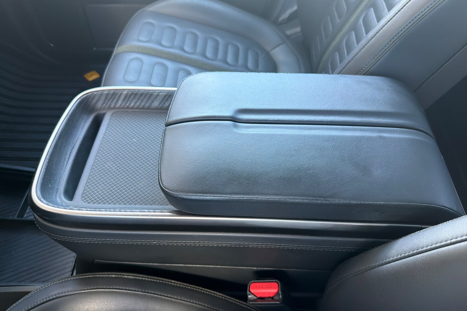 Used 2023 Rivian R1T Adventure Dual AWD/4WD image 25