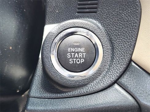 Used 2022 Subaru Outback Premium image 21